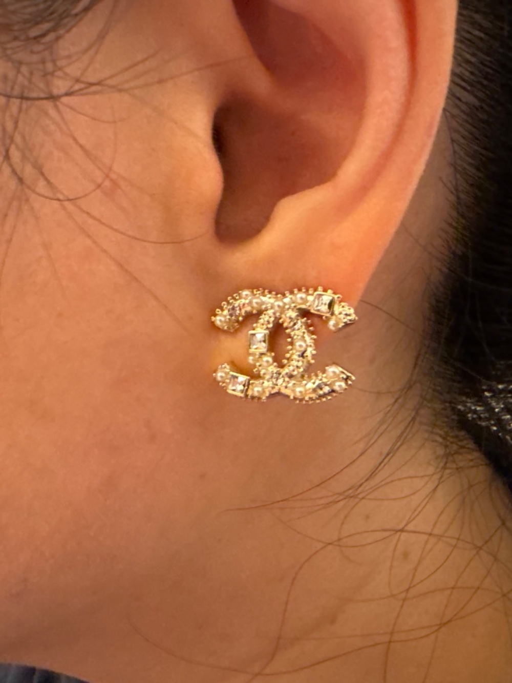 Brand New Classic Chanel CC Logo Crystal Embellished Pearl Earrings - Picture 2 of 3